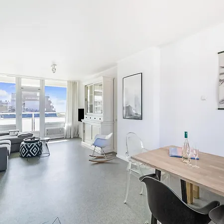 Near North Sea And Lighthouse 海边的艾格蒙特